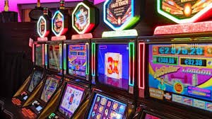 Màn hình game slot online sc66 hiển thị trên điện thoại với đồ họa sặc sỡ